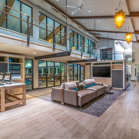 Holiday Inn Cape Cod - Hyannis By Ihg Exterior photo