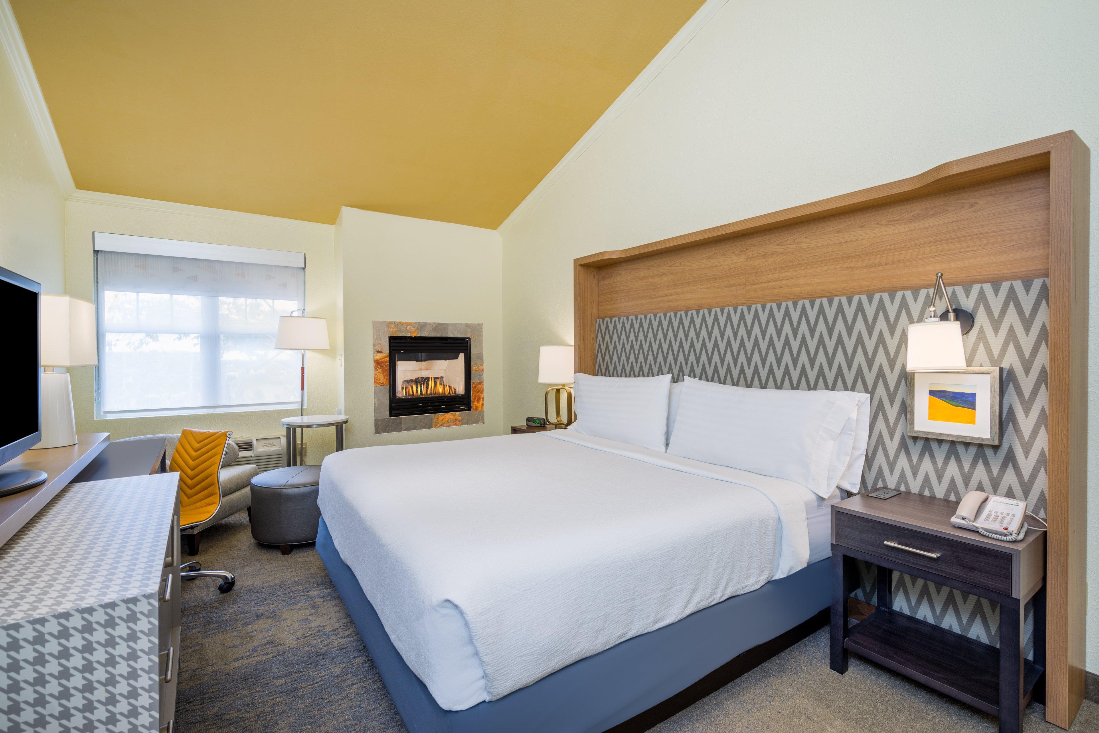 Holiday Inn Cape Cod - Hyannis By Ihg Exterior photo