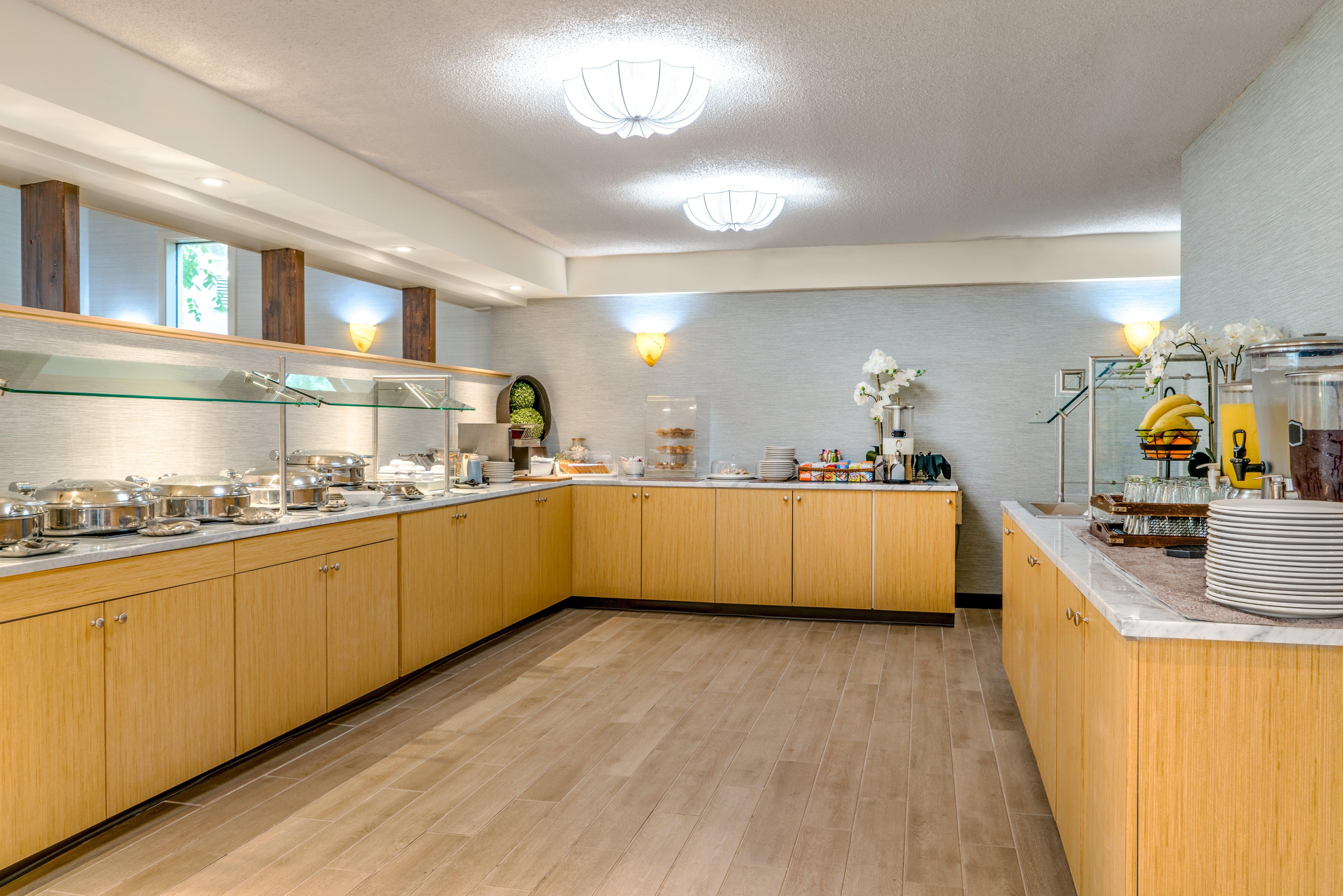 Holiday Inn Cape Cod - Hyannis By Ihg Exterior photo
