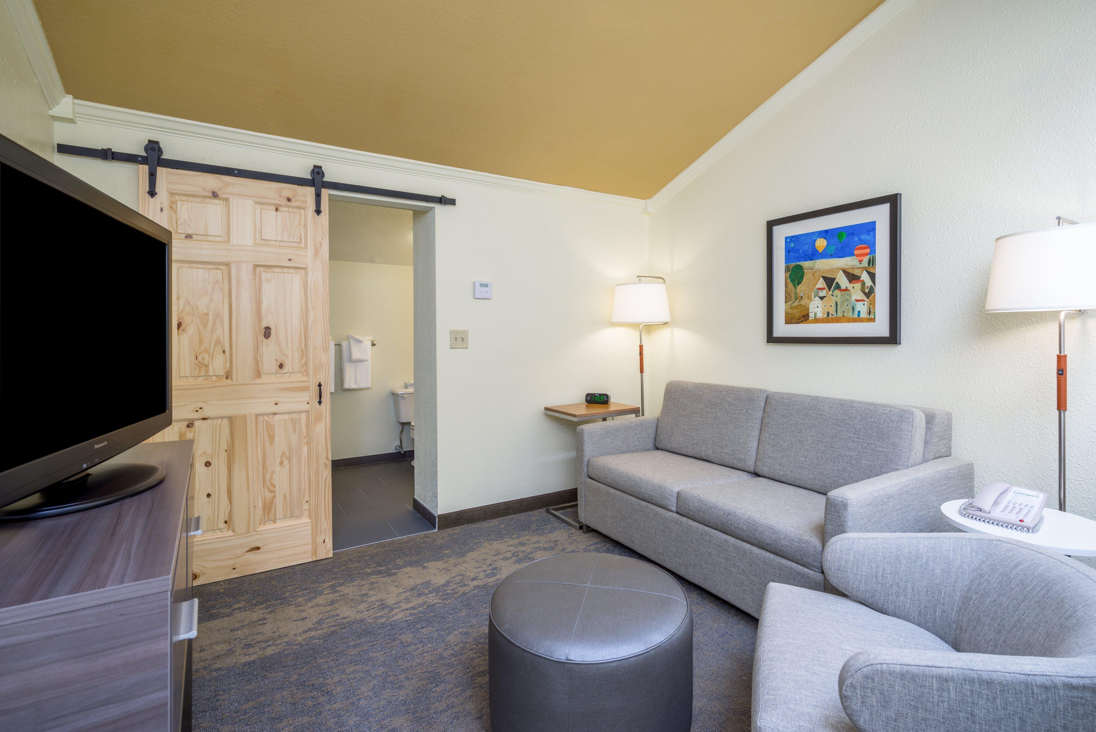 Holiday Inn Cape Cod - Hyannis By Ihg Exterior photo