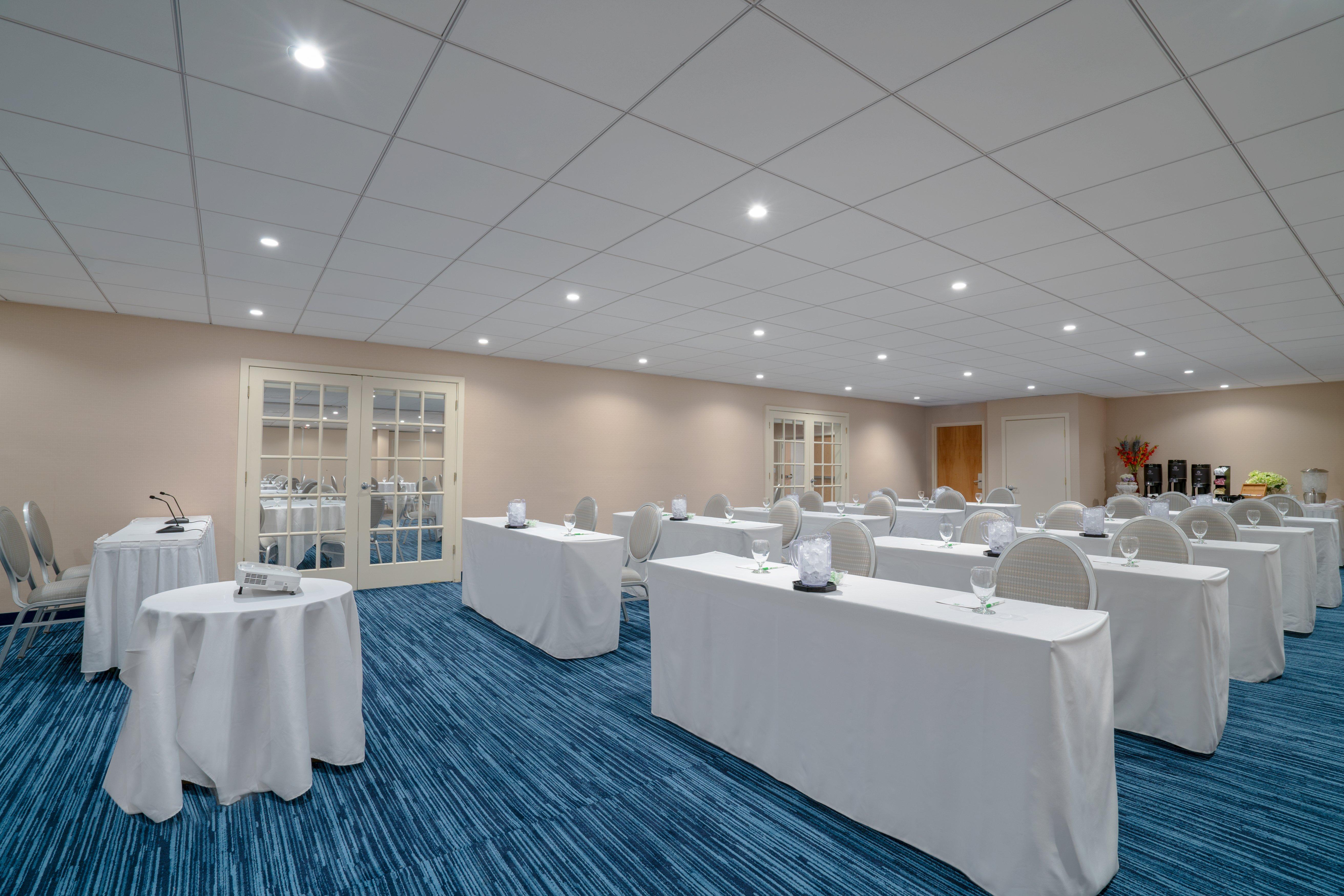Holiday Inn Cape Cod - Hyannis By Ihg Exterior photo