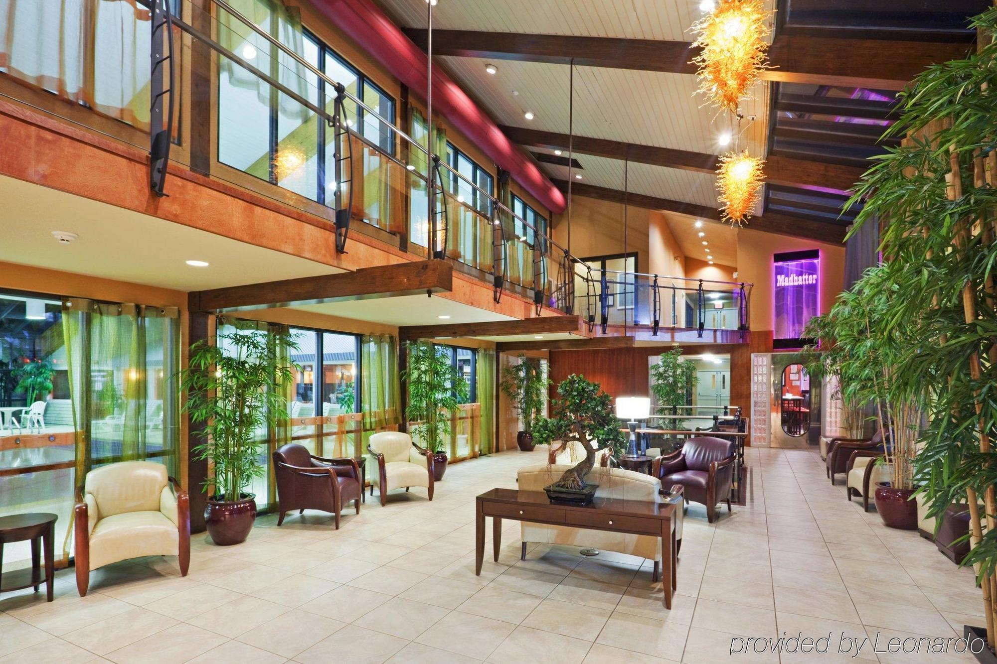 Holiday Inn Cape Cod - Hyannis By Ihg Exterior photo