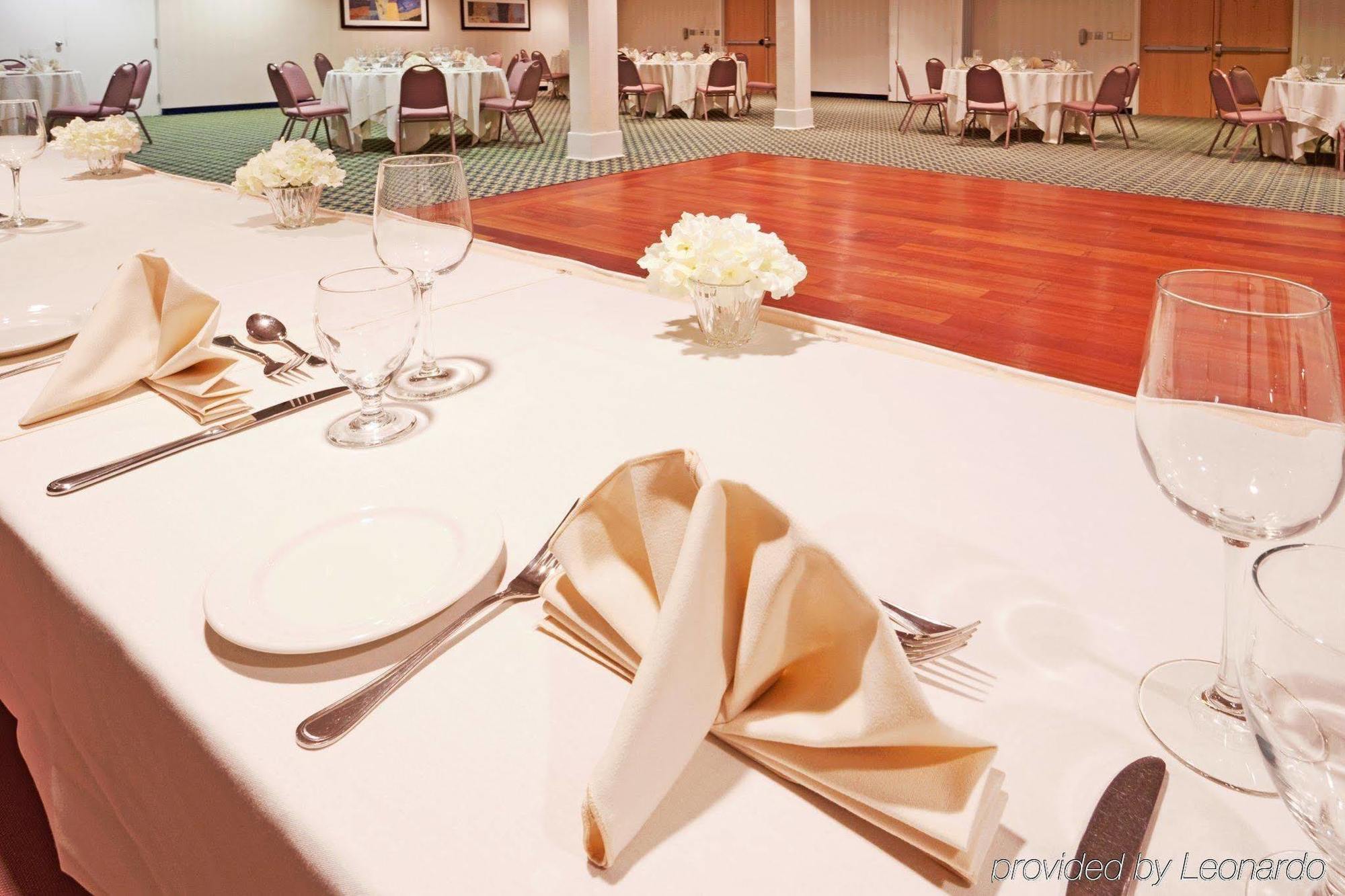 Holiday Inn Cape Cod - Hyannis By Ihg Restaurant photo