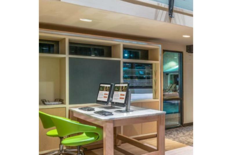Holiday Inn Cape Cod - Hyannis By Ihg Exterior photo