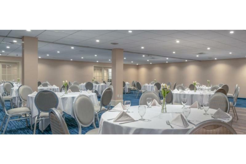 Holiday Inn Cape Cod - Hyannis By Ihg Exterior photo