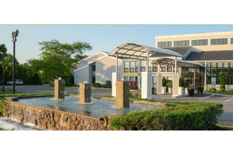 Holiday Inn Cape Cod - Hyannis By Ihg Exterior photo