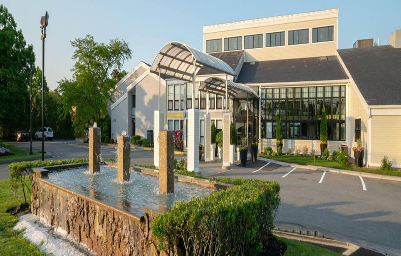 Holiday Inn Cape Cod - Hyannis By Ihg Exterior photo